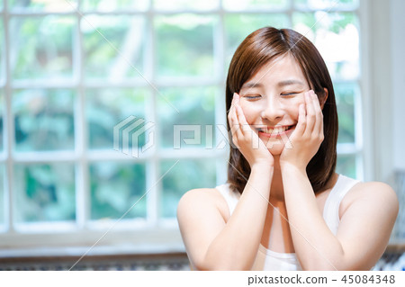 年輕的女士美容美容 年輕的女士美容美容 45084348