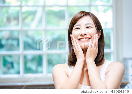 年輕的女士美容美容 年輕的女士美容美容 45084349
