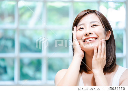 年輕的女士美容美容 年輕的女士美容美容 45084350