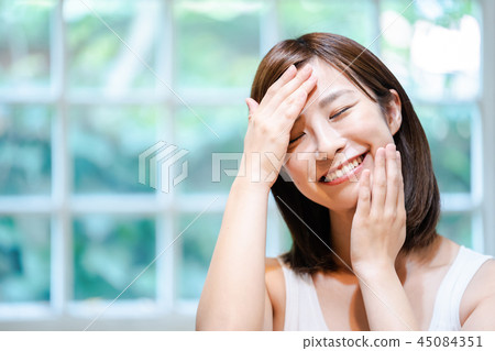 年輕的女士美容美容 年輕的女士美容美容 45084351