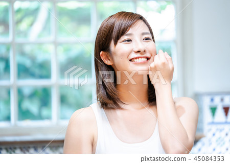 年輕的女士美容美容 年輕的女士美容美容 45084353