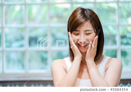 年輕的女士美容美容 年輕的女士美容美容 45084354