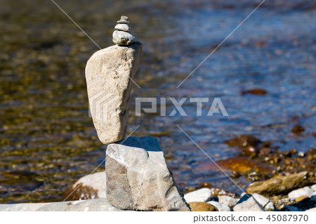 鎖定平衡 45087970