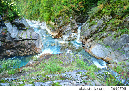 Cross Gorge 45090706