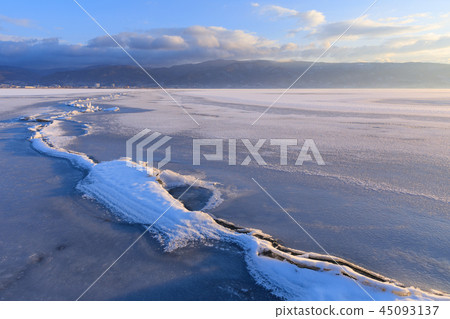 Lake Suwa _ Early morning God walk 45093137