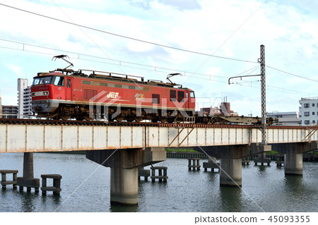 EF 510-13 + Koki 107 to go the Joto Freight Line EF 510-13 + Koki 107 to go the Joto Freight Line 45093355