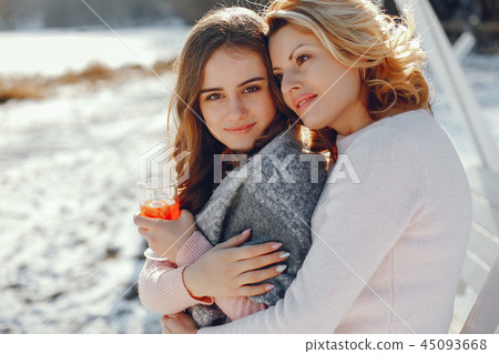 Mother witn daughter 45093668