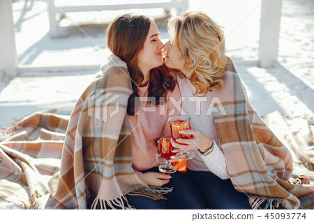 Mother witn daughter 45093774