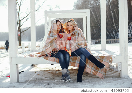 Mother witn daughter 45093793