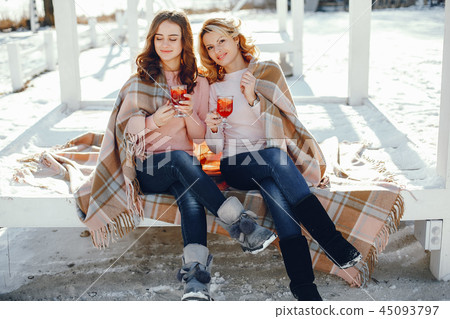 Mother witn daughter 45093797