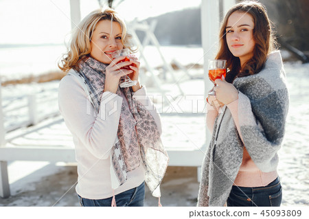 Mother witn daughter 45093809