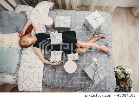 beauty christmas girl 45094102