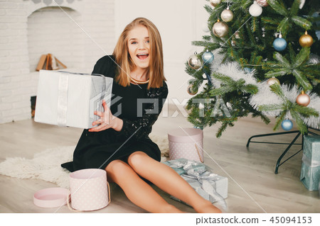 beauty christmas girl 45094153