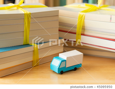 廢棄的書處理移動的移動卡車商務旅行購買仍然安排書籍收藏書架 45095950