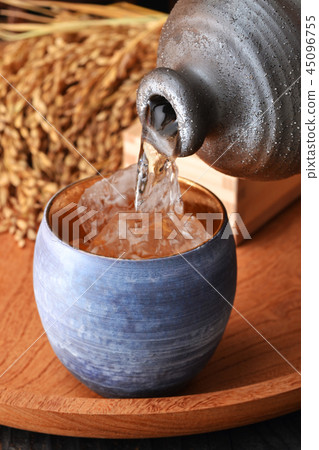 倒燒酒岩 倒燒酒岩 45096755