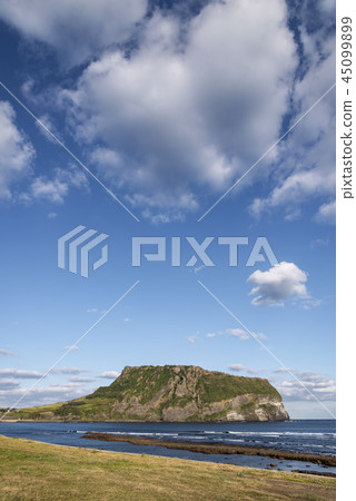 Seongsan Sunrise Peak 45099899