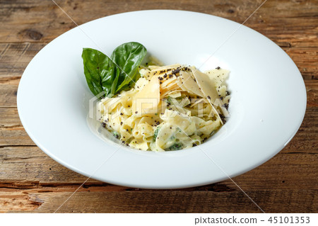 Cheese pasta with basil Cheese pasta with basil 45101353