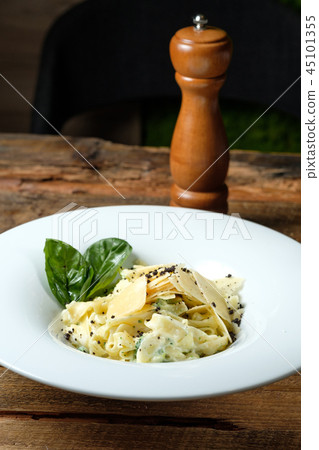 Cheese pasta and pepper mill 45101355