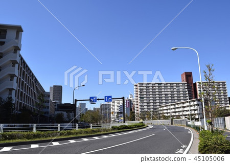 Streetscape around Minami-Sunamachi Station in Koto Ward 45105006