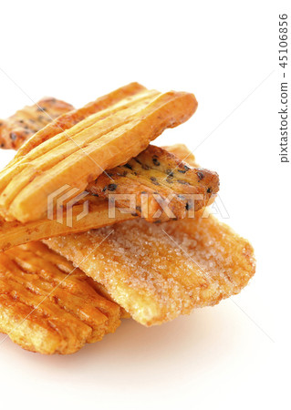 Overlapping rice crackers Overlapping rice crackers 45106856