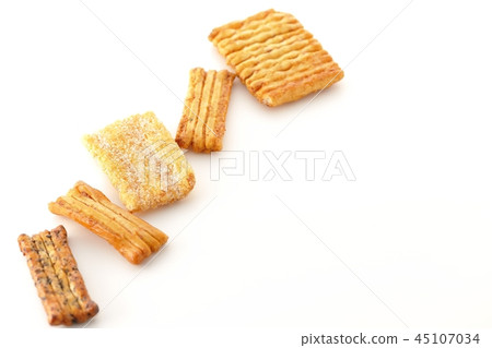 Various tastes of rice crackers 45107034