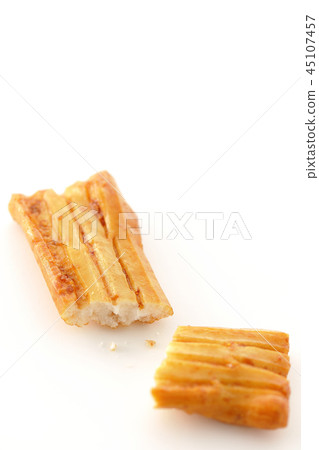 Cracked rice cracker Cracked rice cracker 45107457