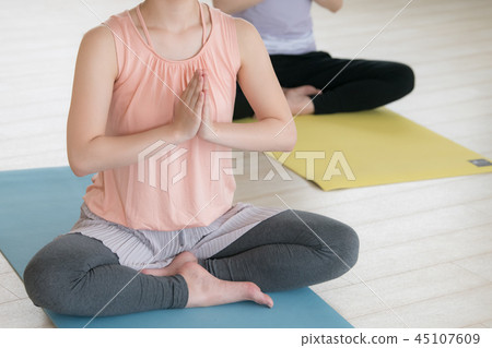 Yoga Studio Yoga Lessons Young Japanese Woman Yoga Studio Yoga Lessons Young Japanese Woman 45107609