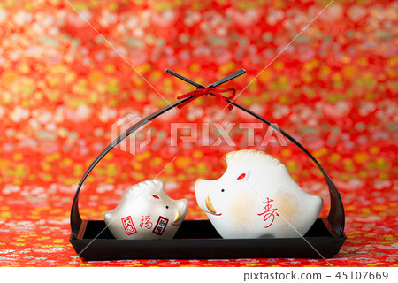 An ornament of the zodiac An ornament of the zodiac 45107669