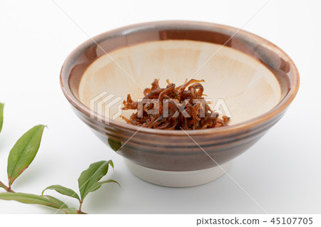 Cooking boiled squid 45107705