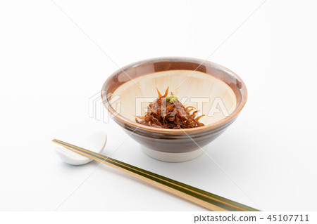 Cooking boiled squid 45107711