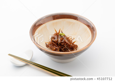 Cooking boiled squid 45107712