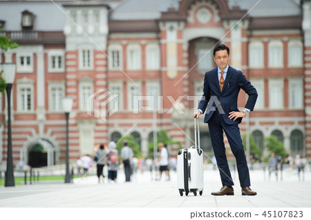 Middle businessman business trip Tokyo Station business image Middle businessman business trip Tokyo Station business image 45107823