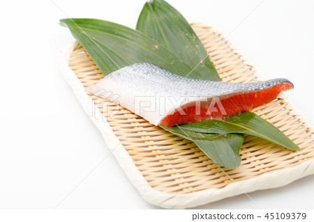 智利鱒魚鮭魚的海鮮鮭魚片 智利鱒魚鮭魚的海鮮鮭魚片 45109379