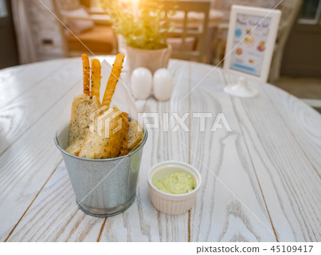 Toasted bread with garlic appetizer 45109417