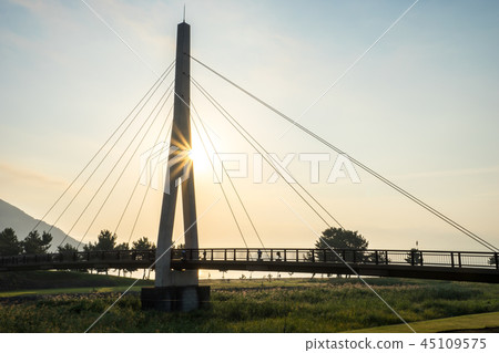 Sunrise on Shirakaba Bridge Chino, Makino Town, Shiga Prefecture Sunrise on Shirakaba Bridge Chino, Makino Town, Shiga Prefecture 45109575
