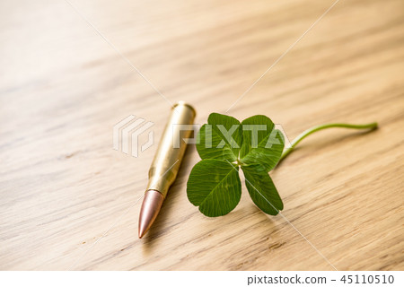 Yotsuba clover 45110510