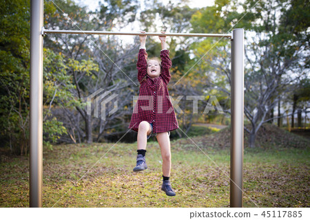 Girls playing with iron bars Girls playing with iron bars 45117885