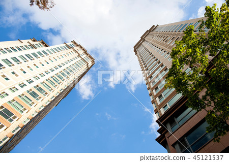 Apartments, houses Apartments, houses 45121537