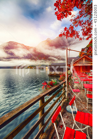Scenic view of famous Hallstatter lake 45128003