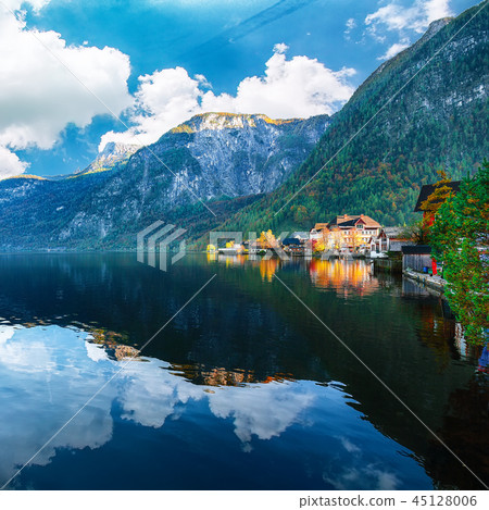 Scenic view of famous Hallstatt 45128006