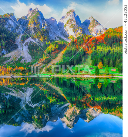 Beautiful view of idyllic colorful autumn scenery 45128052