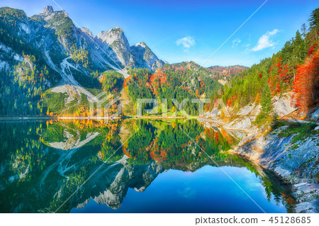 Beautiful view of idyllic colorful autumn scenery 45128685