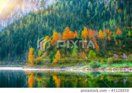 Beautiful view of idyllic colorful autumn scenery 45128850
