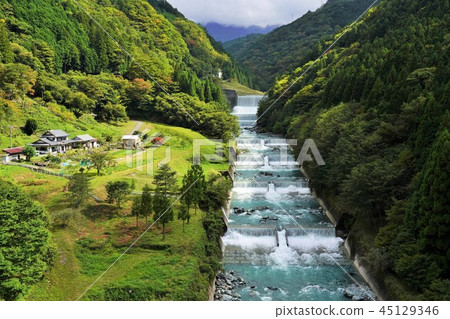 Landscape that becomes a picture (Tokushima, Iya district) 45129346