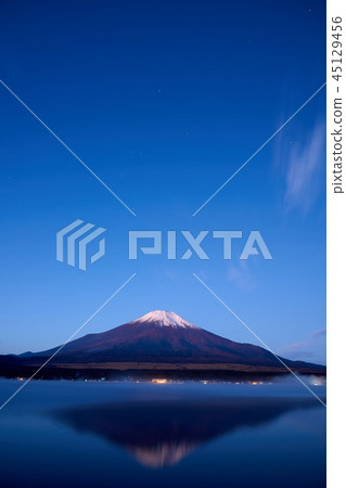 Yamanashi Prefecture, Mount Fuji, Lake Yamanaka before dawn Yamanashi Prefecture, Mount Fuji, Lake Yamanaka before dawn 45129456