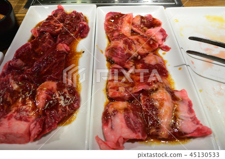 One person grilled meat 45130533