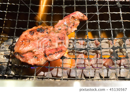 One person grilled meat 45130567