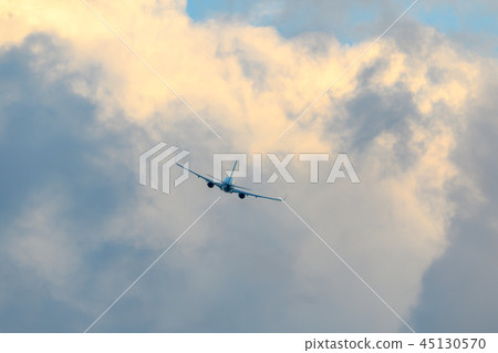 夏天的天空和飛機 45130570