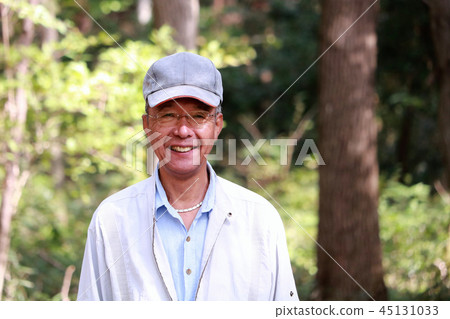 高級走在森林裡 高級走在森林裡 45131033
