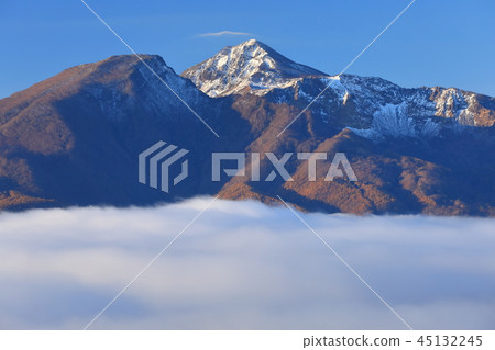 Back side of the sea of clouds of Akimoto lake 45132245